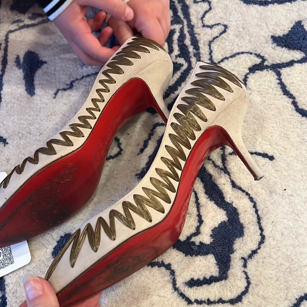 Christian Louboutin Nude - Picture 6 of 9